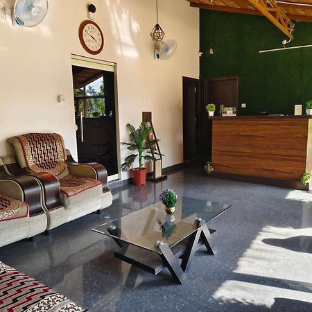Plumeria Resort Kushālnagar Esterno foto