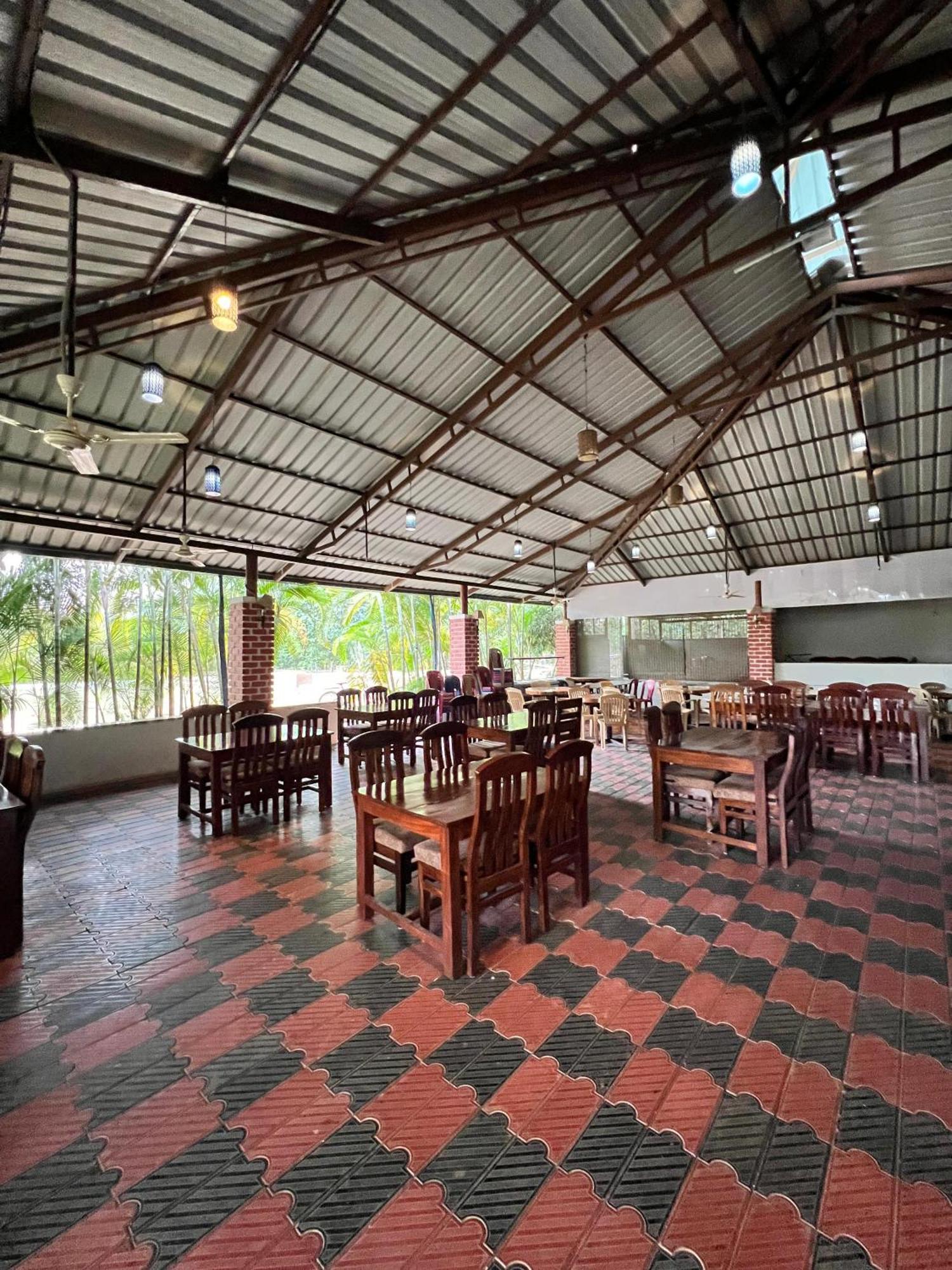 Plumeria Resort Kushālnagar Esterno foto