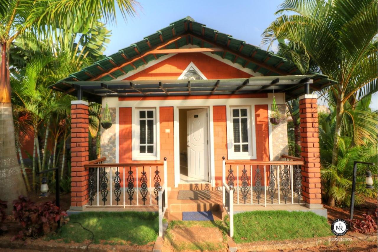 Plumeria Resort Kushālnagar Esterno foto