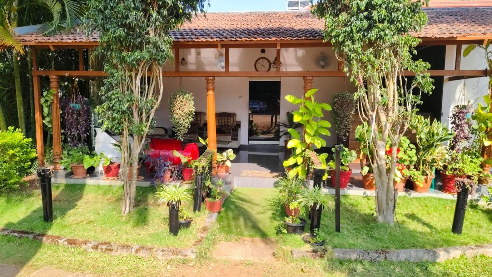 Plumeria Resort Kushālnagar Esterno foto